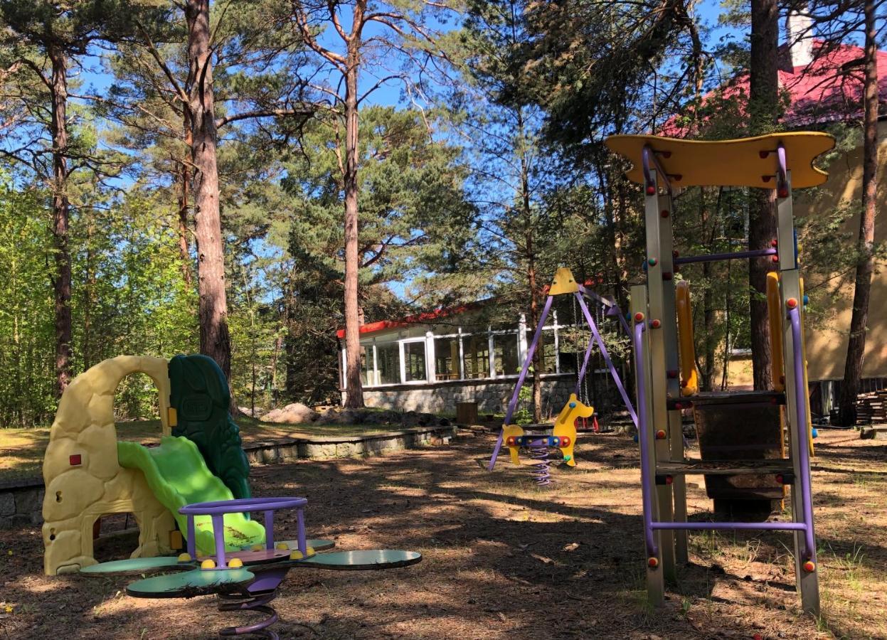 Village 2 Hel- ośrodek wśród sosen Zewnętrze zdjęcie