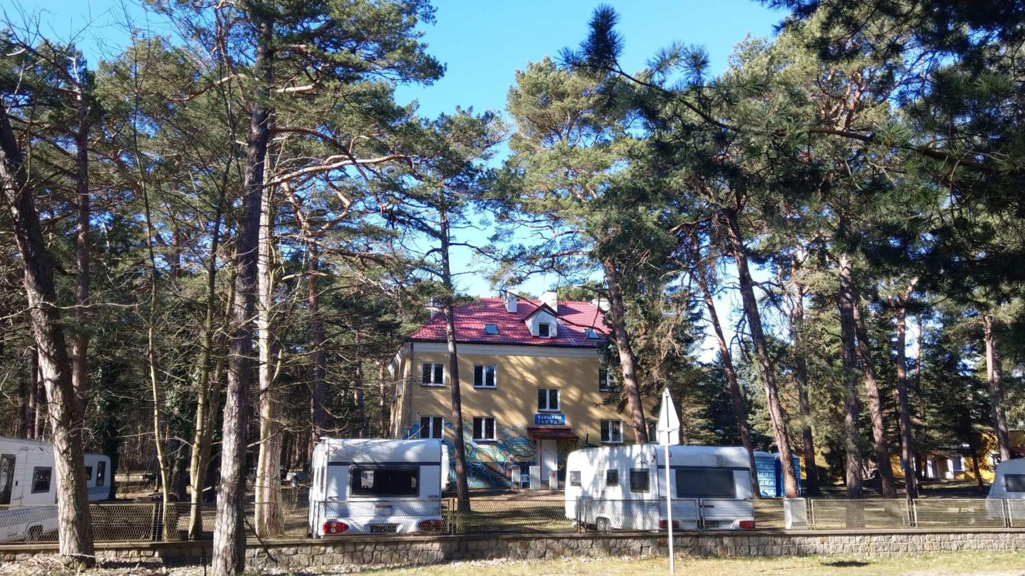 Village 2 Hel- ośrodek wśród sosen Zewnętrze zdjęcie